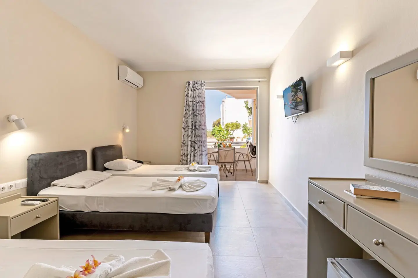 Kathrin Beach ROOM_EXAMPLE