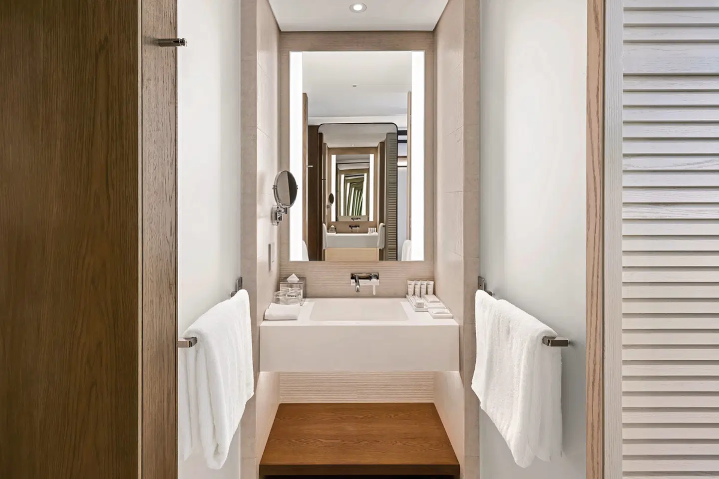 Radisson Beach Resort Palm Jumeirah BATHROOM