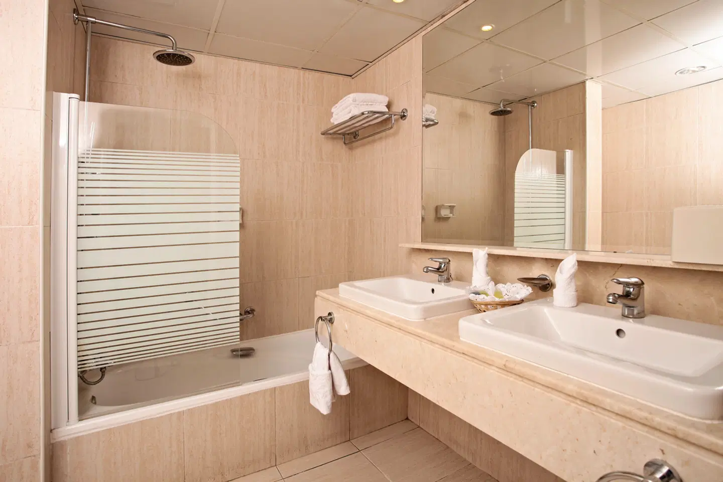 Bahia Principe Explore La Romana Badezimmer