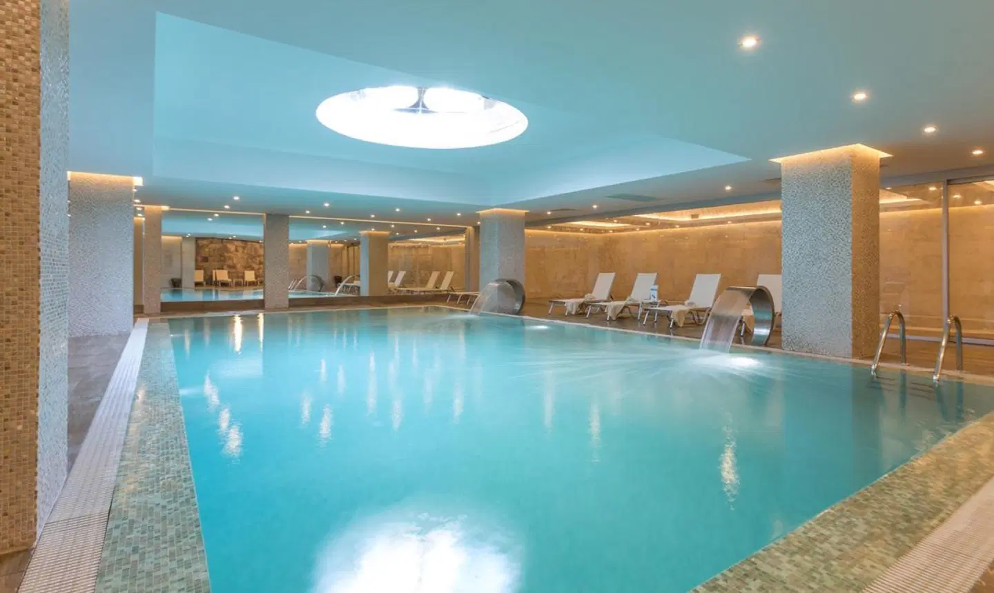 Boyalik Beach Hallenbad