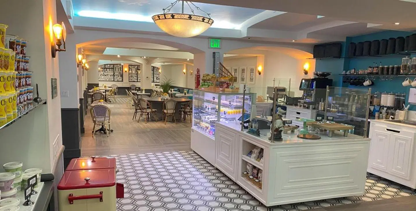 Hollywood Hotel - The Hotel of Hollywood Near Universal Studios Restaurant