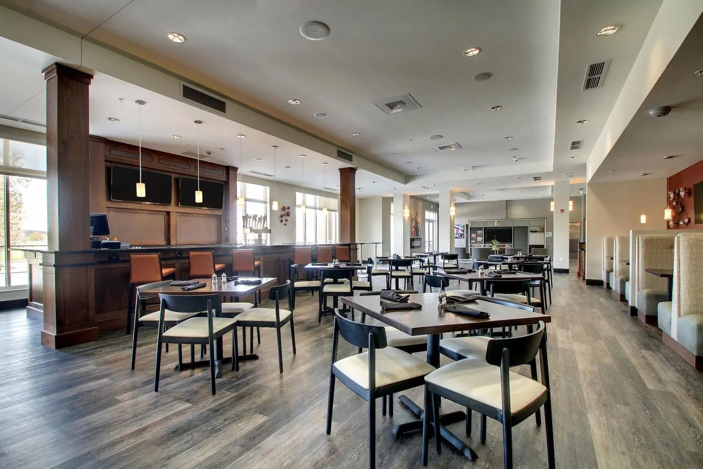 Holiday Inn & Suites Peoria At Grand Prairie by IHG Restaurant