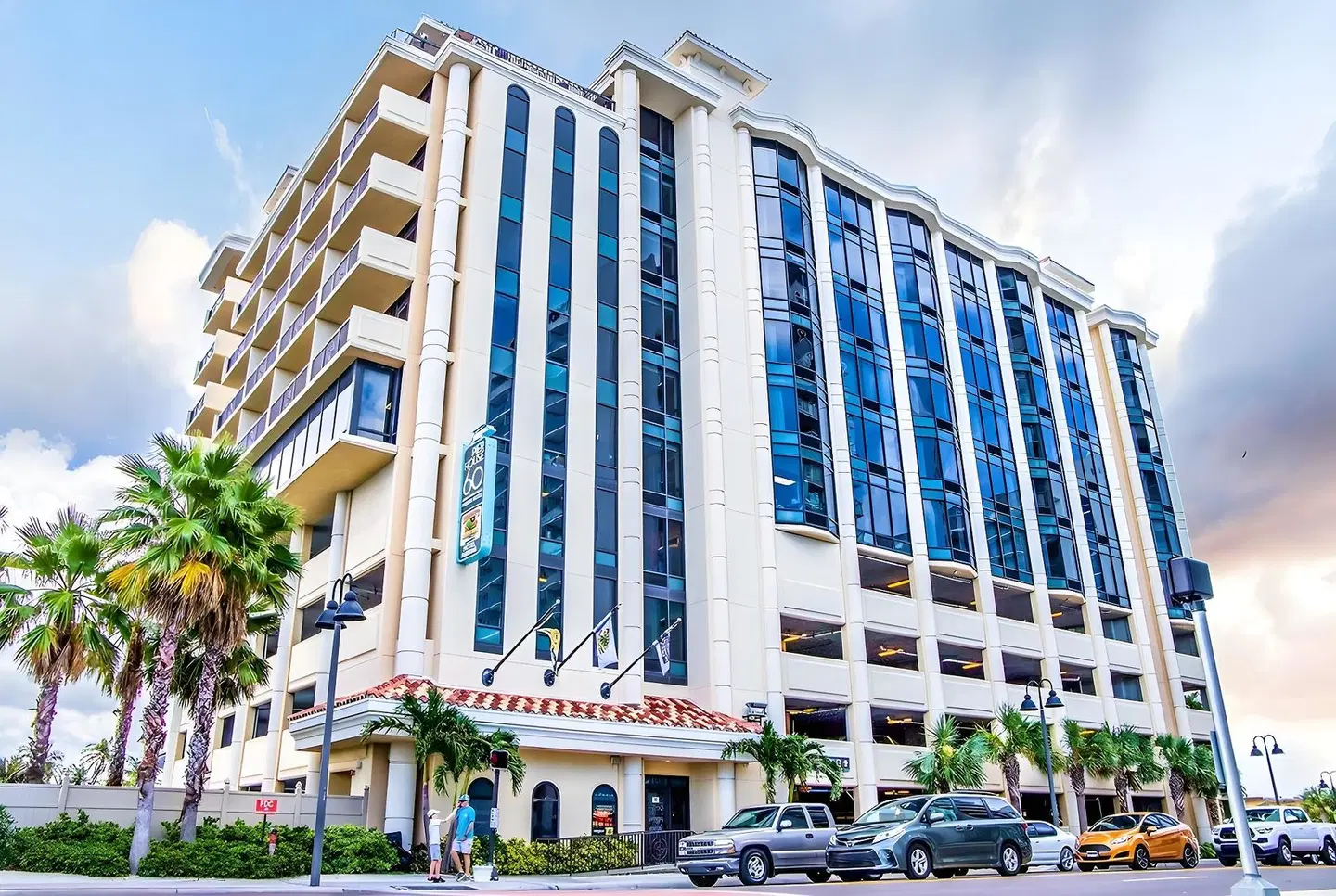 Pier House 60 Marina Hotel EXTERIOR