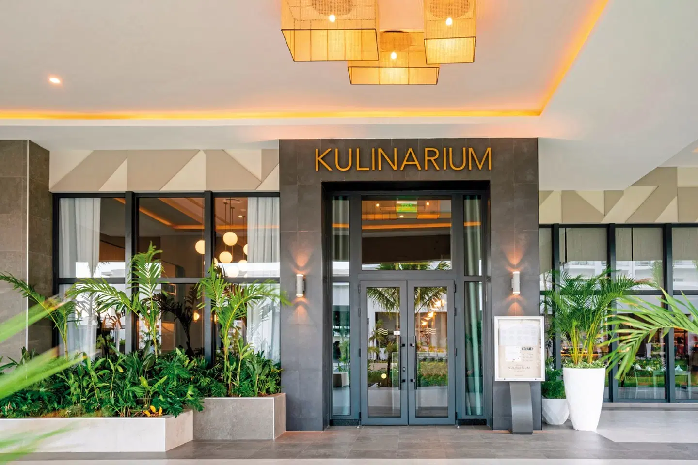 RIU Latino EXTERIOR