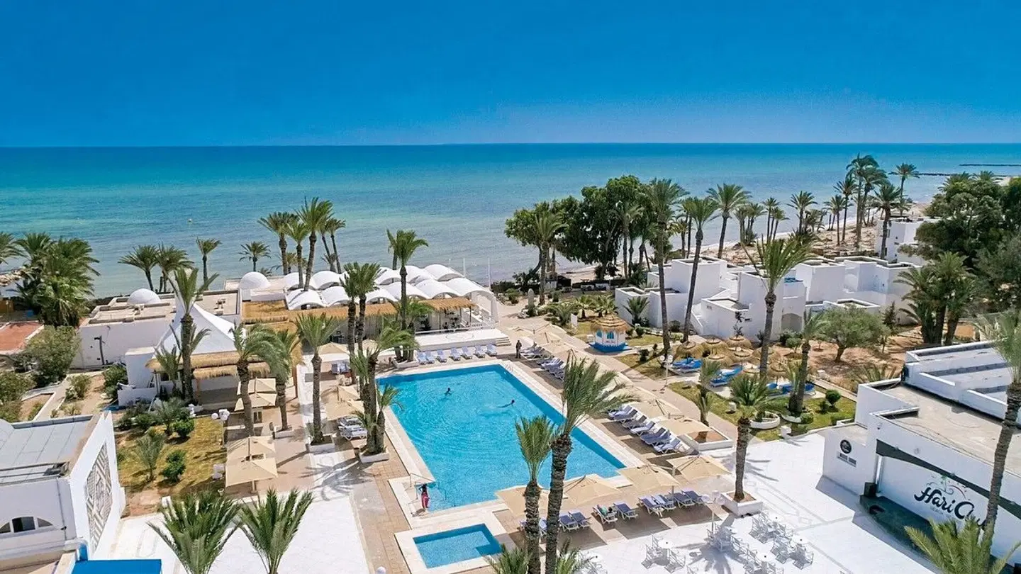 Hari Club Beach Resort OUTDOOR_POOL