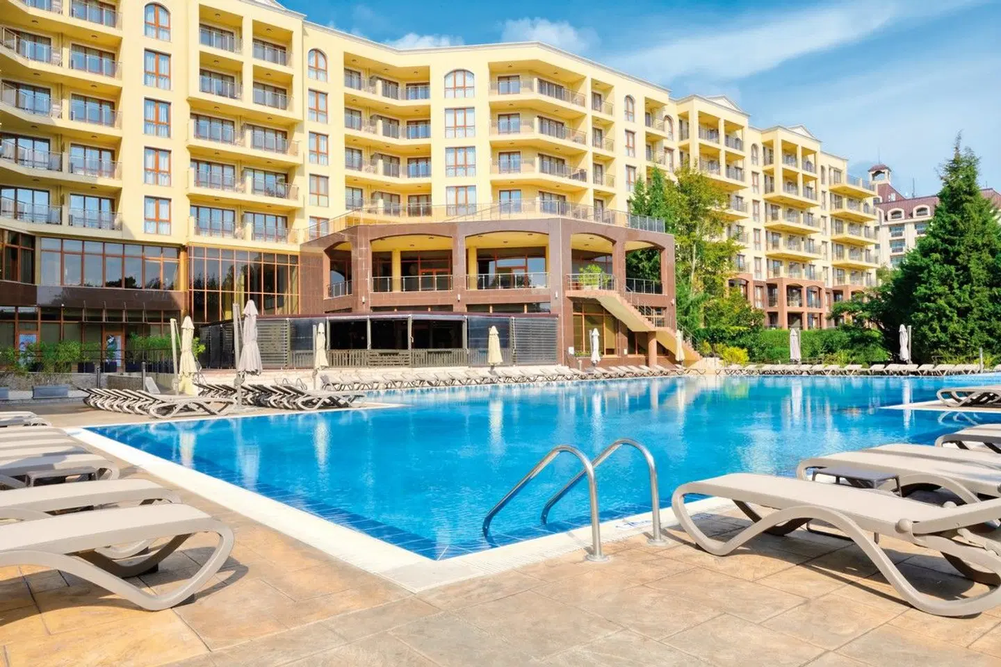 Golden Line OUTDOOR_POOL