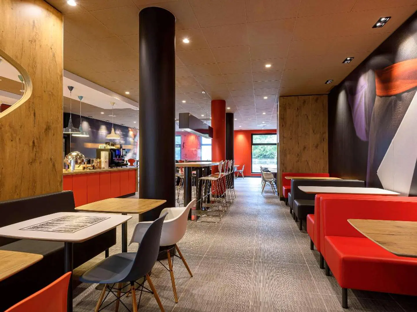 ibis Regensburg Center Bar