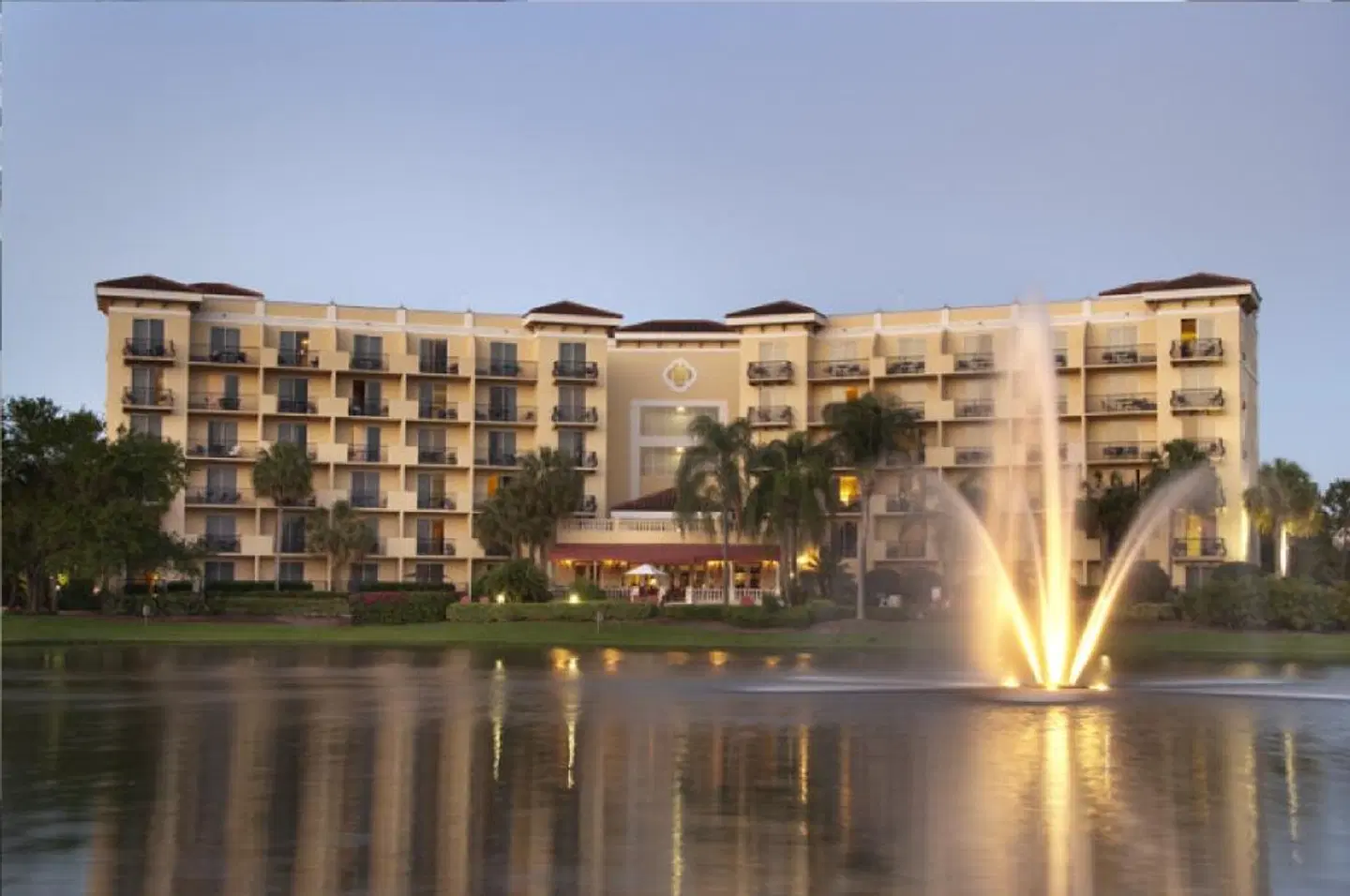 Inn at Pelican Bay EXTERIOR