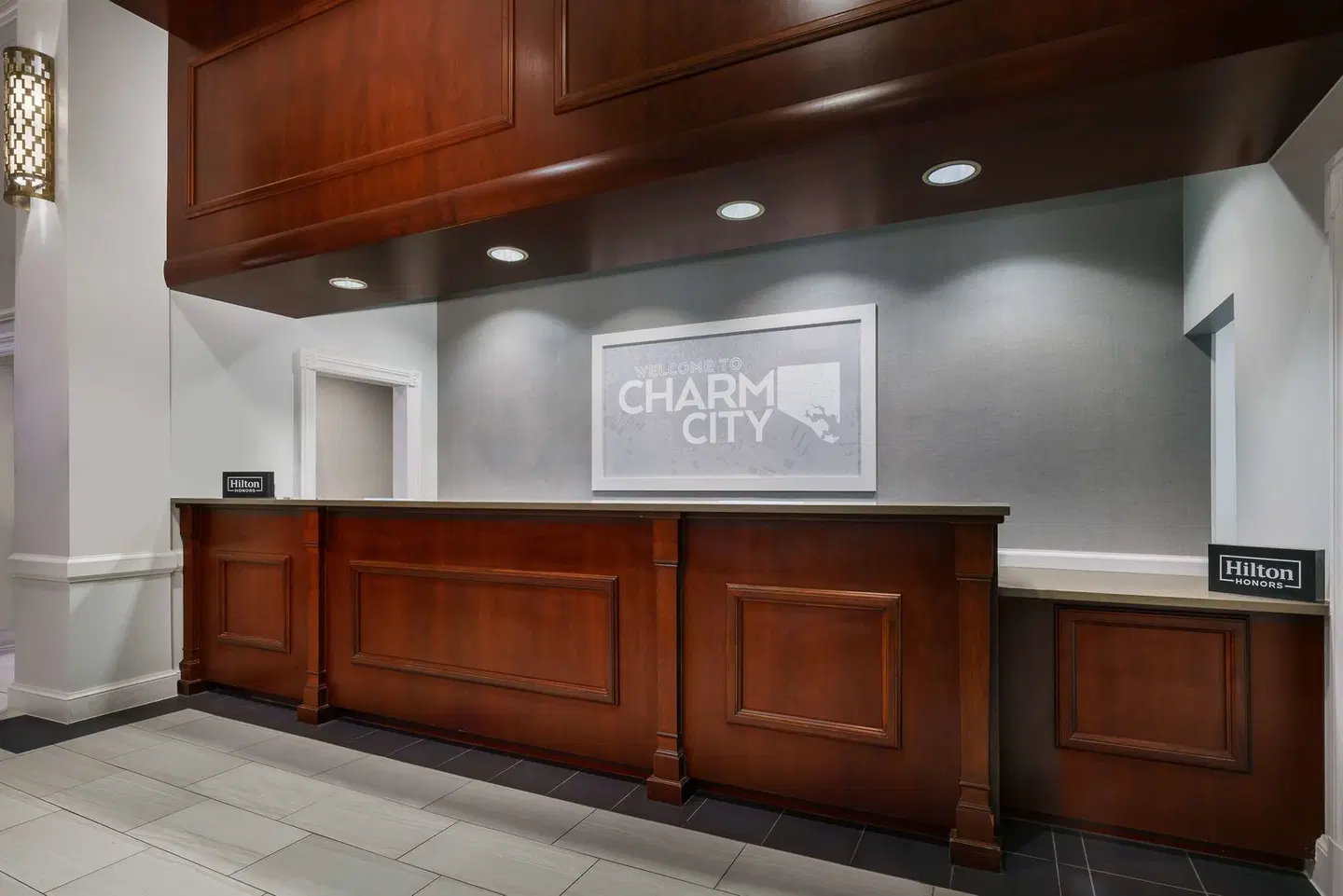 Hampton Inn & Suites Baltimore Inner Harbor LOUNGE_LOBBY