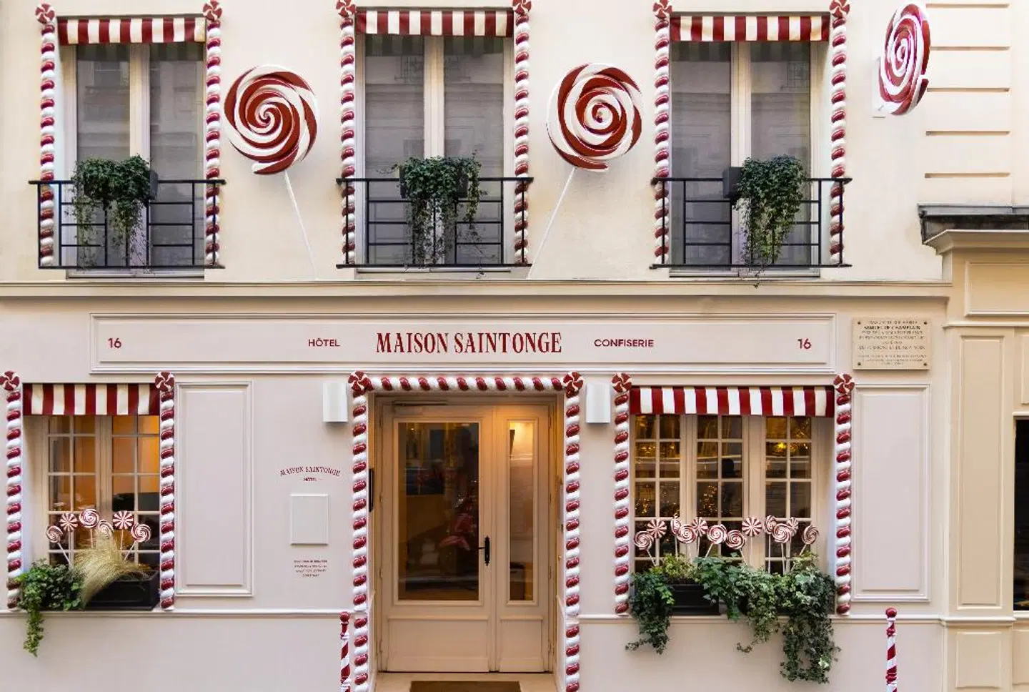 Hôtel Monsieur Saintonge EXTERIOR