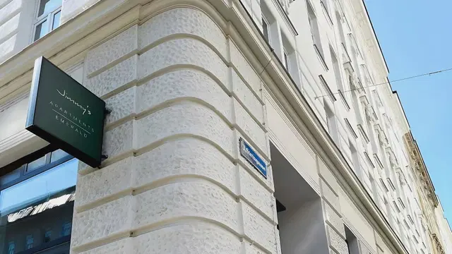 Jimmy's Apartments Emerald EXTERIOR