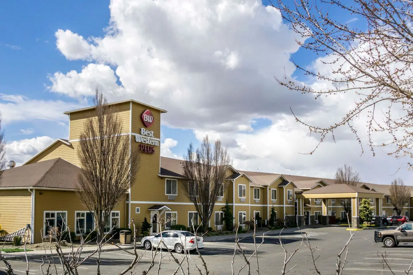 Best Western Plus Grapevine Inn EXTERIOR