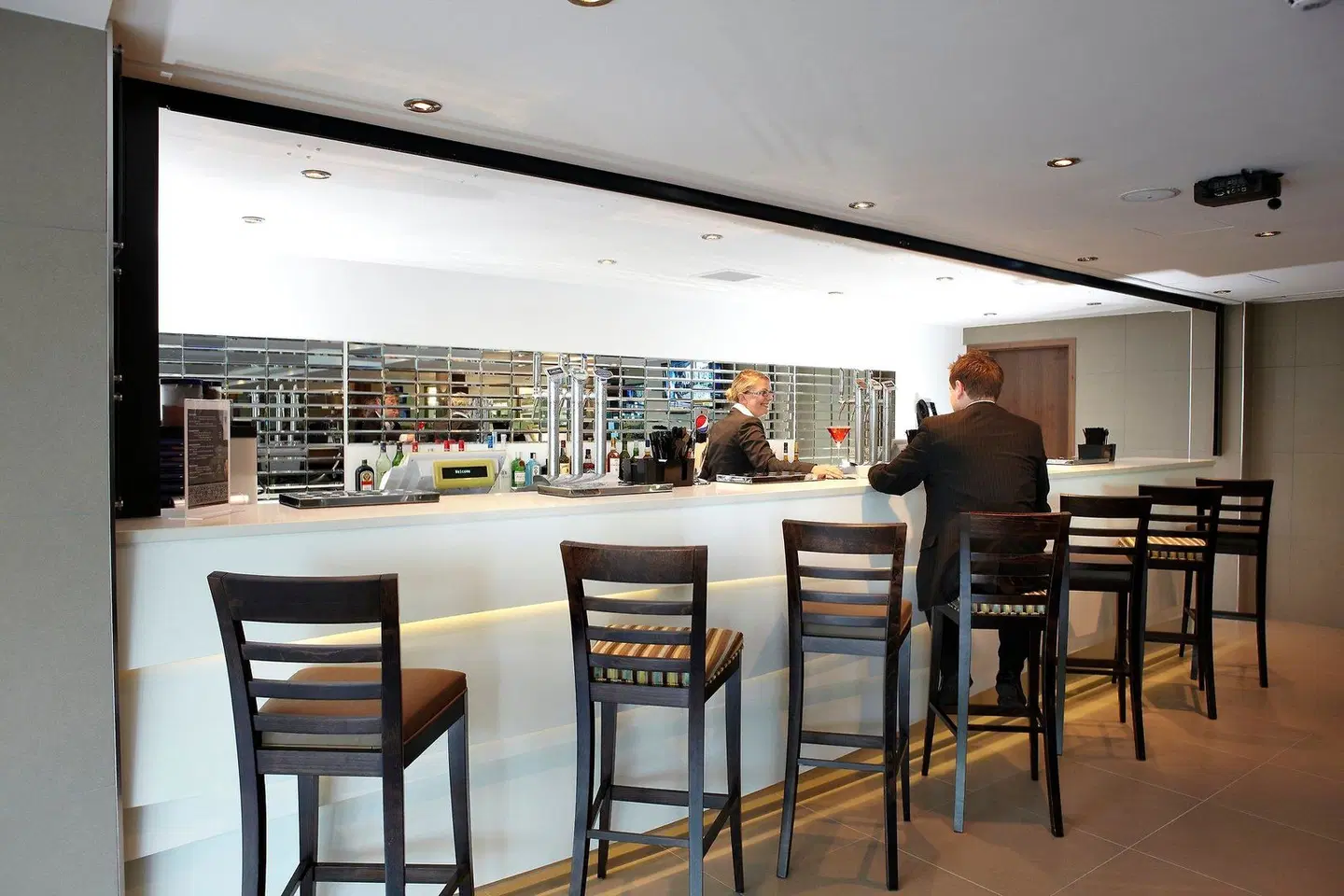 Holiday Inn Bristol City Centre Bar