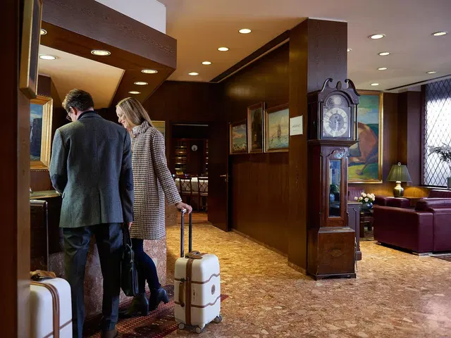 Holt LOUNGE_LOBBY