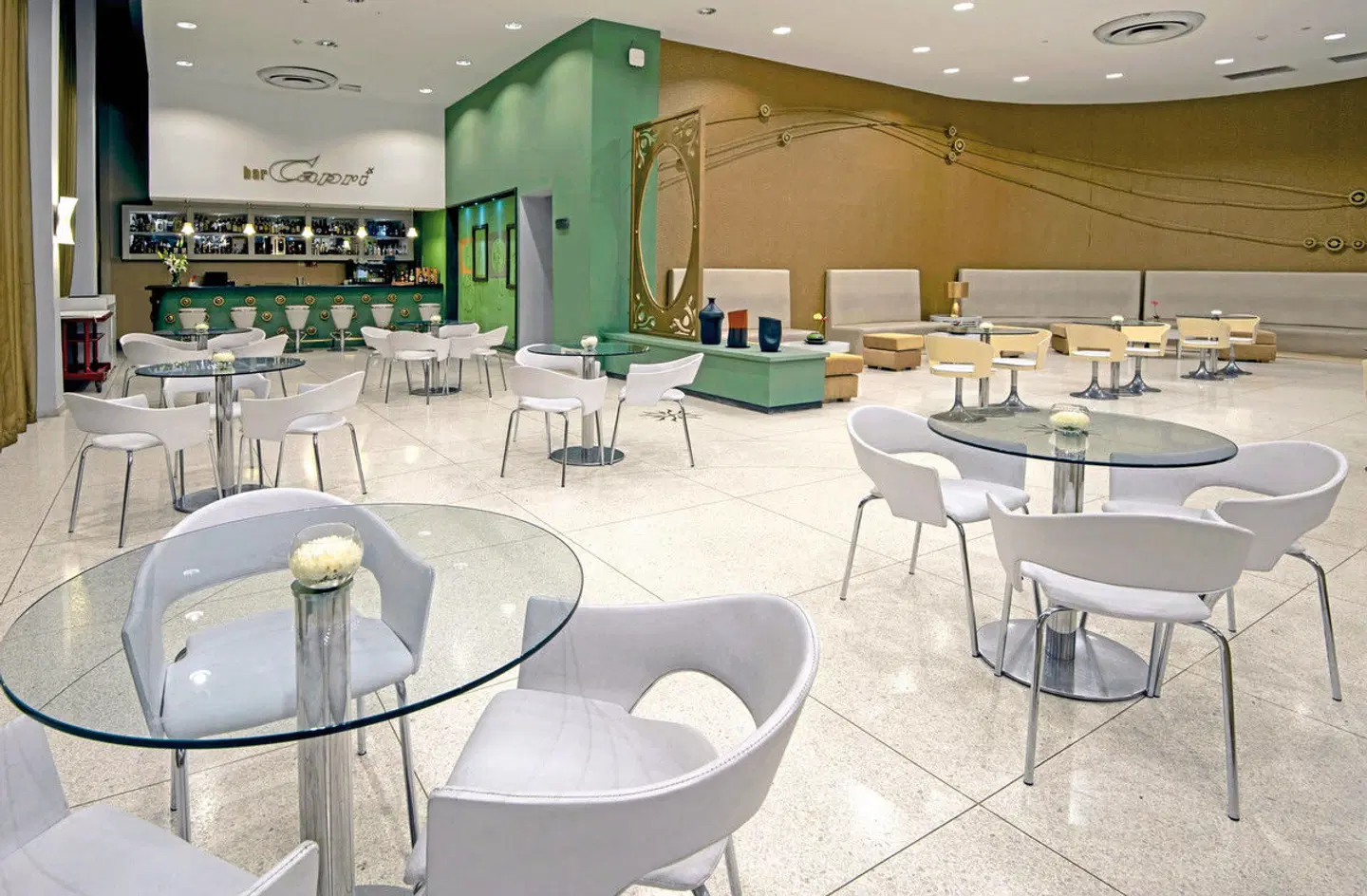 Capri Bar