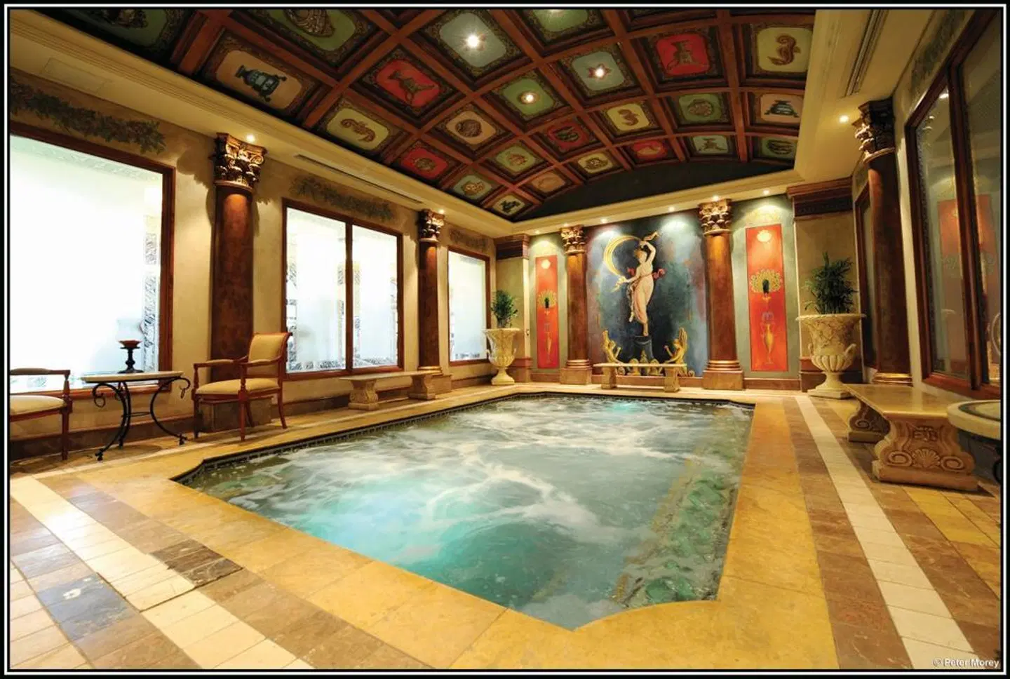 Peermont Mondior at Emperors Palace Hallenbad