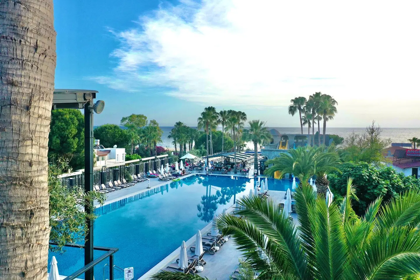 Thalia Unique OUTDOOR_POOL