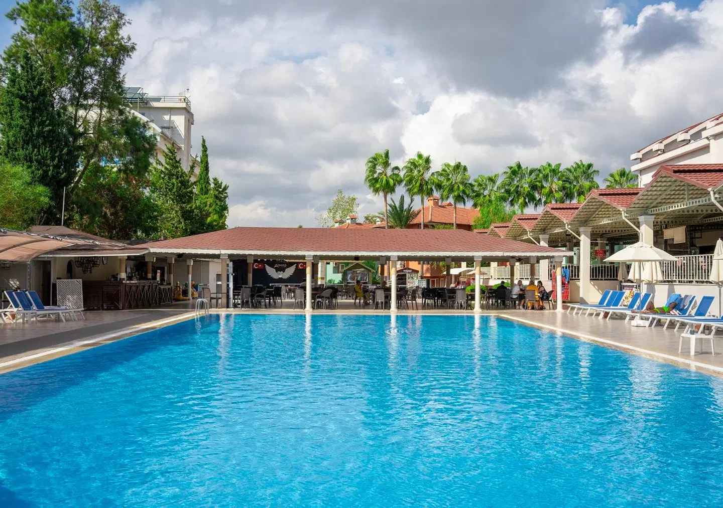 Armas Green Fugla OUTDOOR_POOL