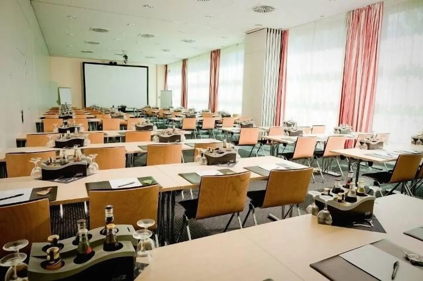 Ramada Herzogenaurach Herzo-Base Konferenz