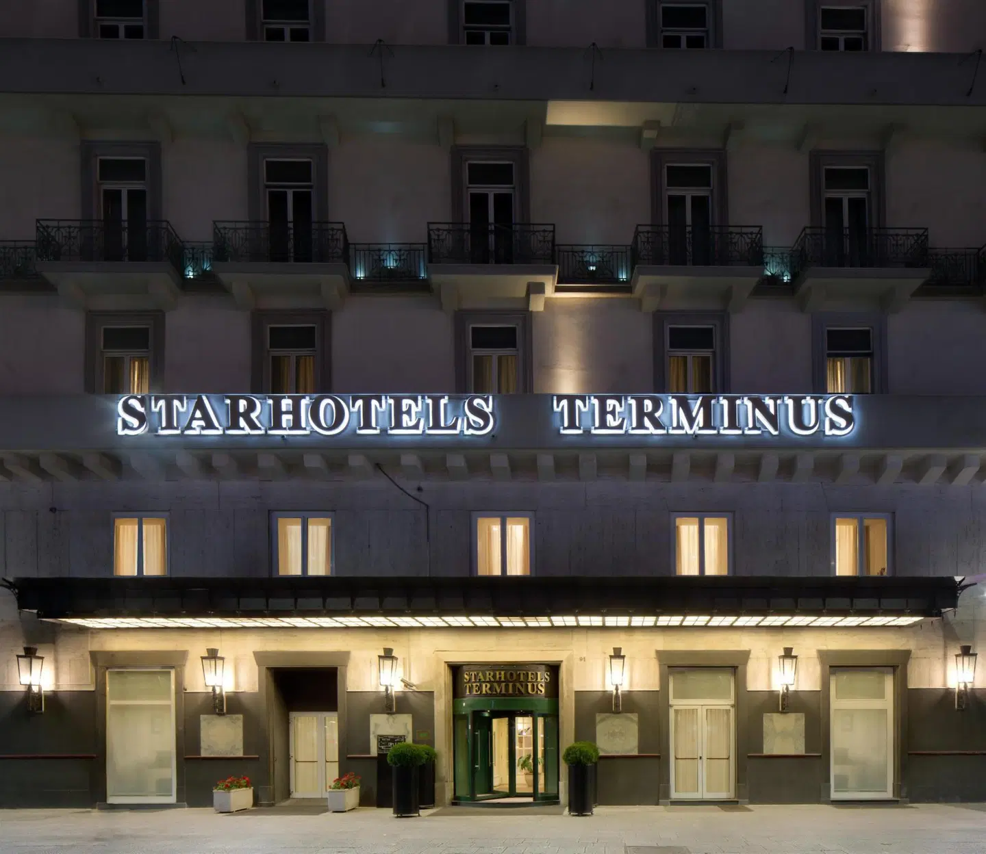 Starhotels Terminus EXTERIOR