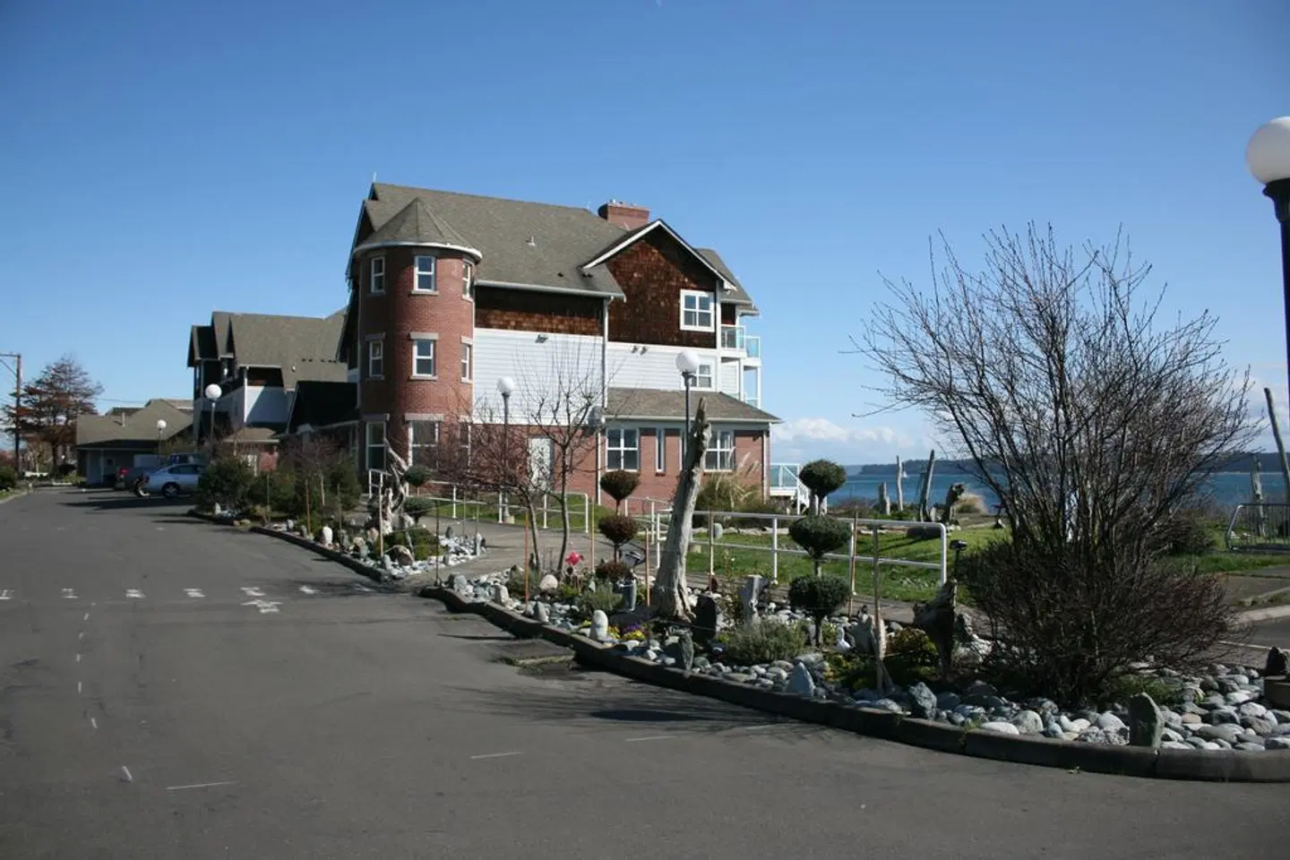 Tides Inn EXTERIOR