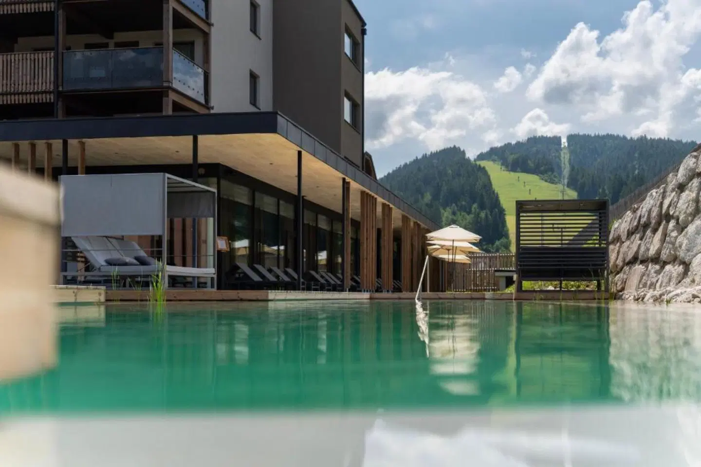 ADEA Lifestyle Suites OUTDOOR_POOL