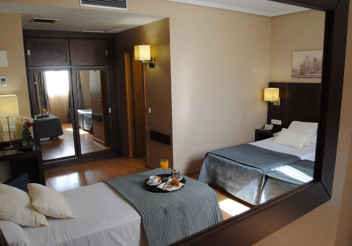 Hotel Ganivet ROOM_EXAMPLE