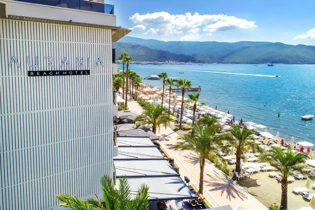 Aurasia Beach Hotel Terrasse