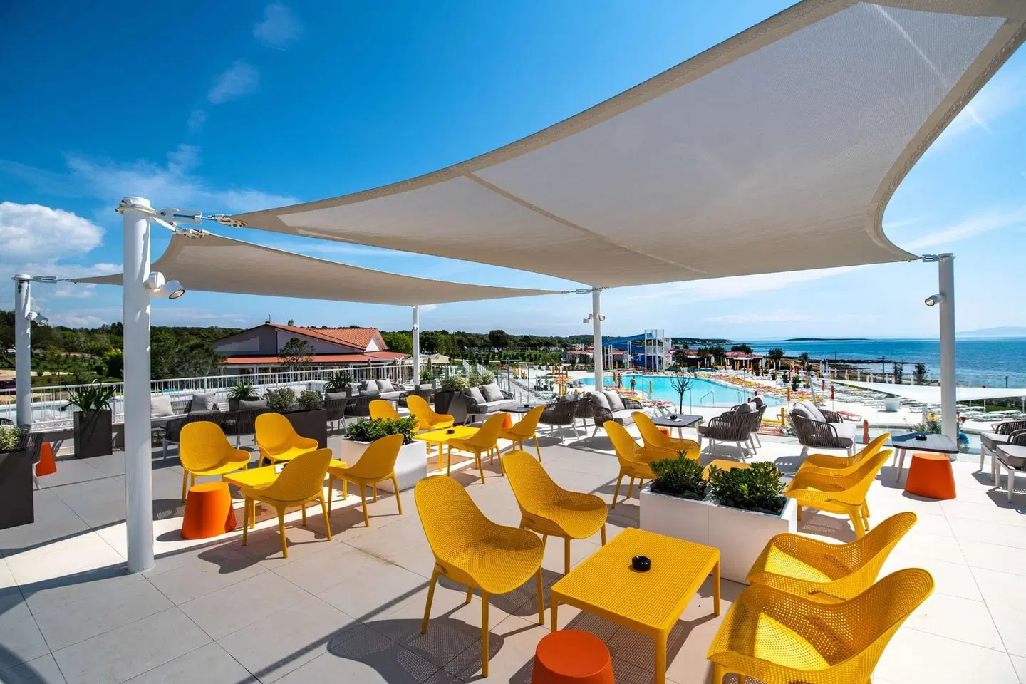 Arena Grand Kazela Campsite Bar