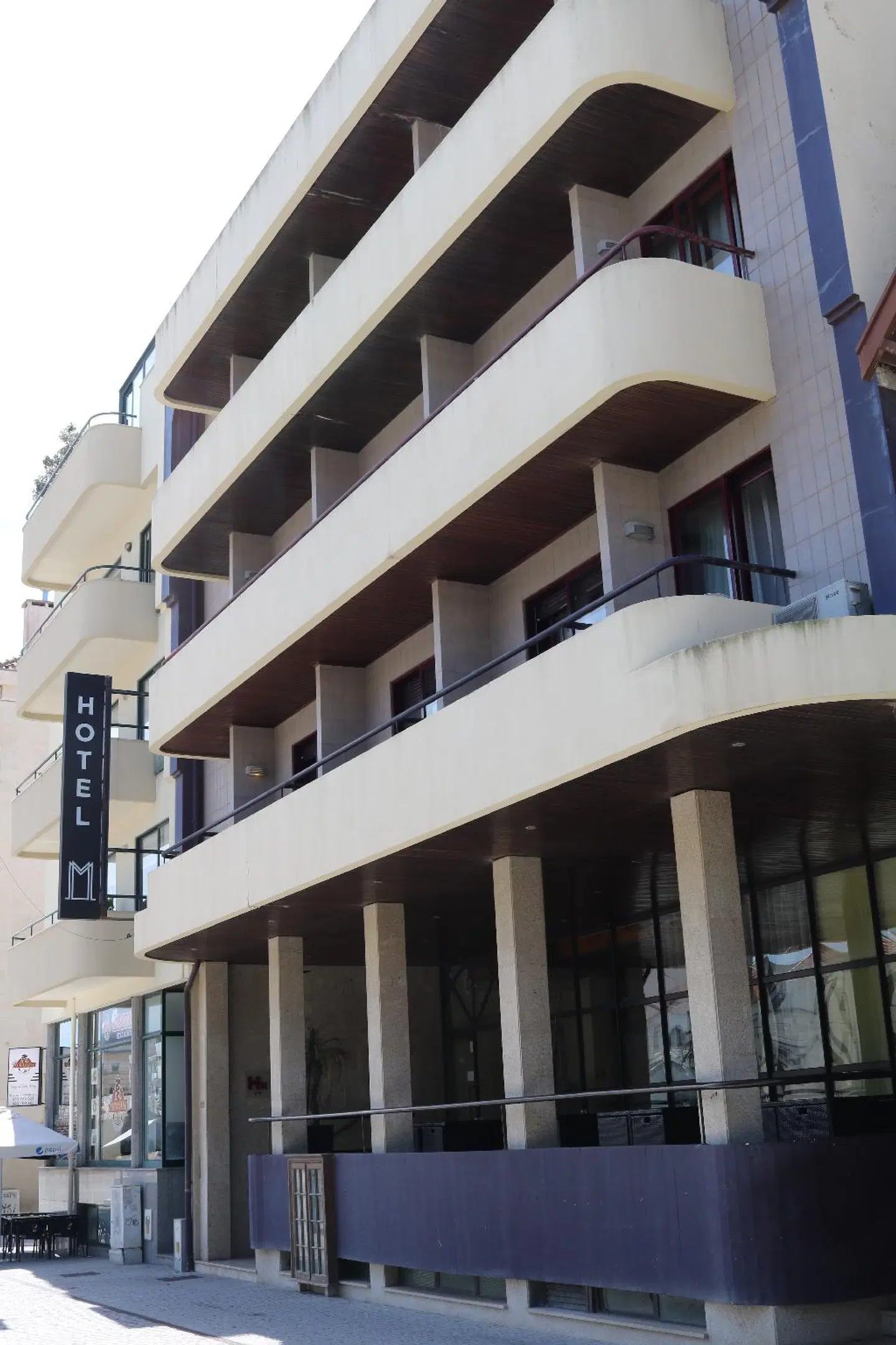 M EXTERIOR