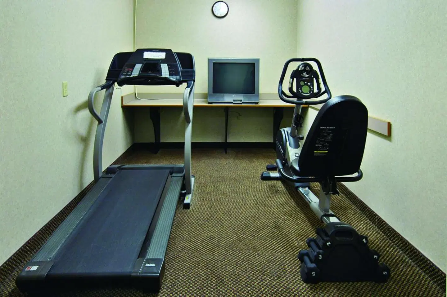 Howard Johnson Inn and Suites Elk Grove Village SPORTS_AND_LEISURE
