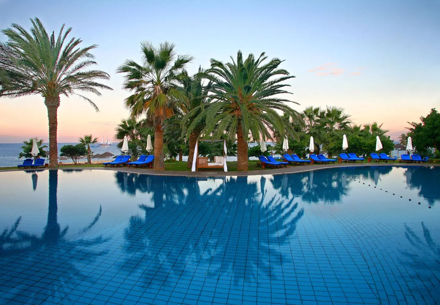 Azia Resort & Spa OUTDOOR_POOL