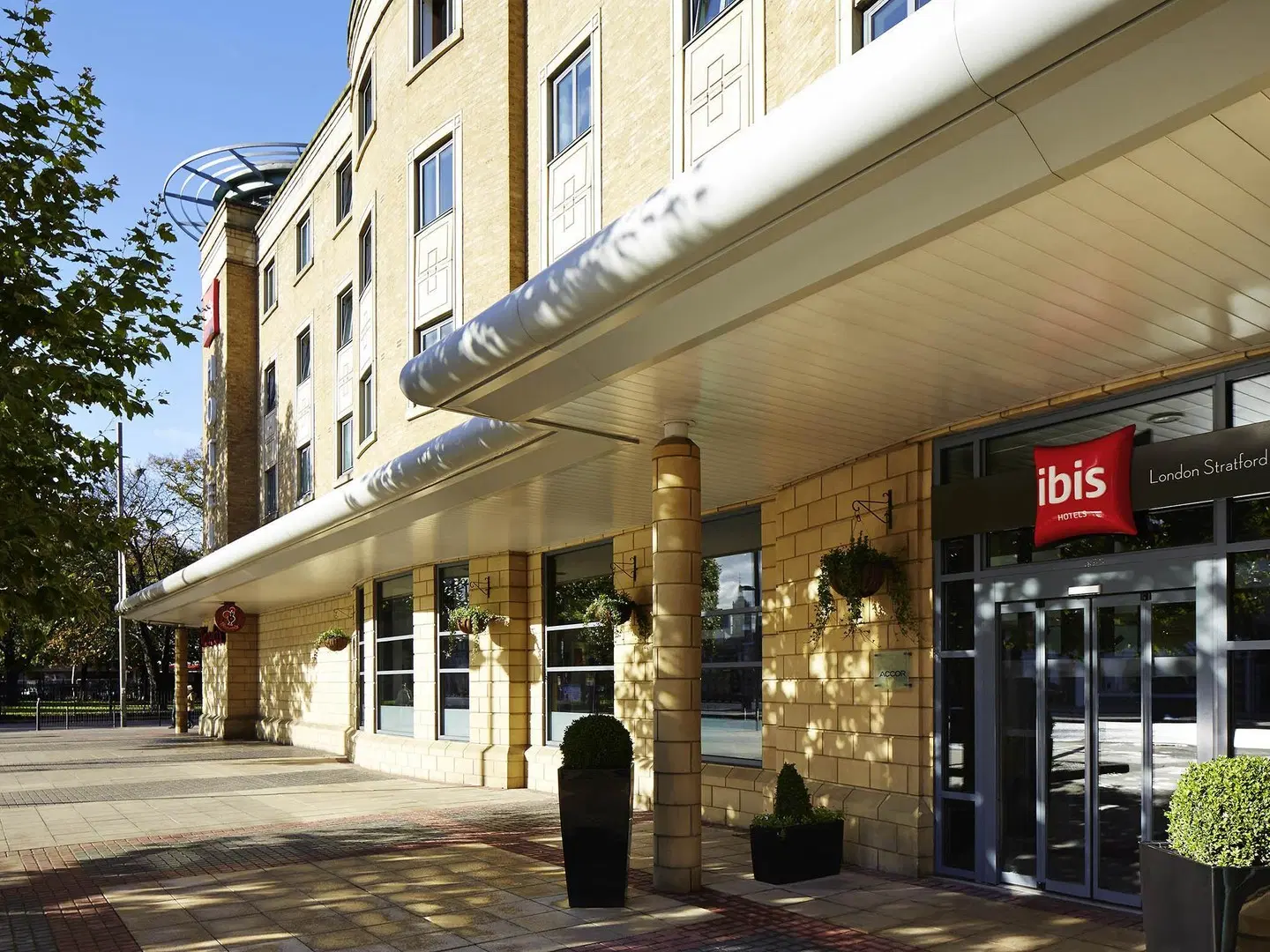 ibis London Stratford EXTERIOR