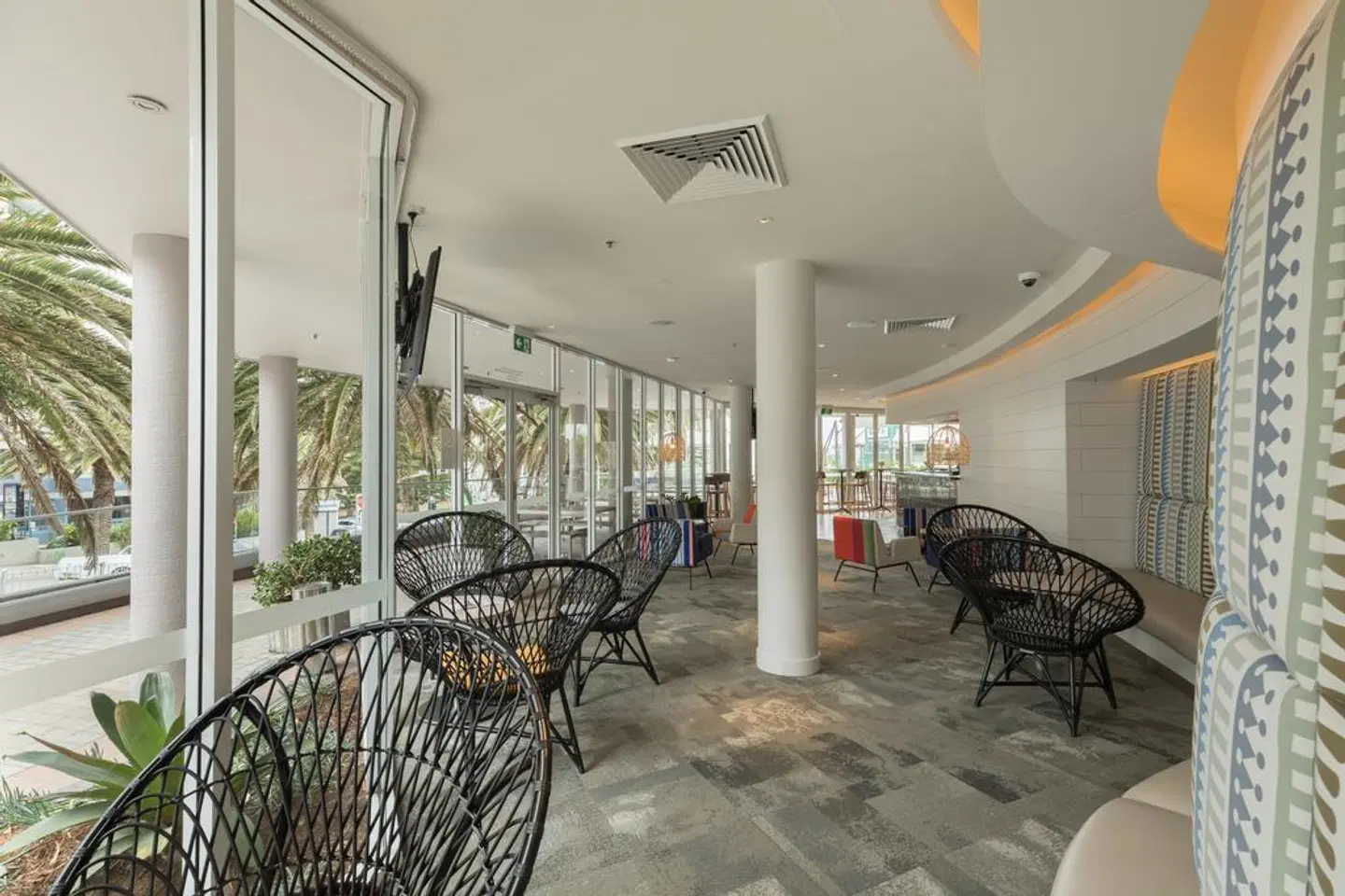 Rydges Cronulla Beach Bar