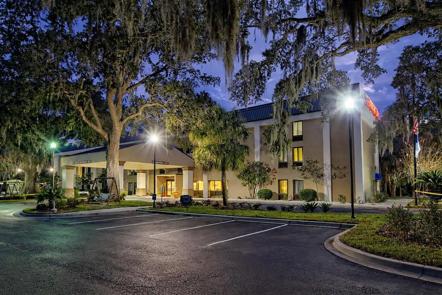 Hampton Inn Beaufort EXTERIOR
