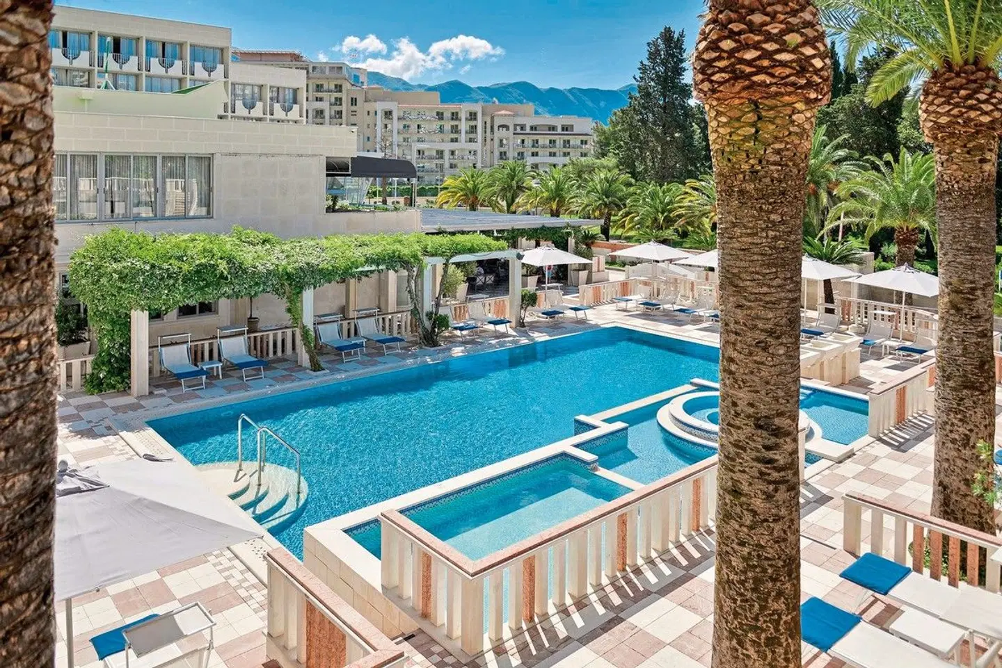 Mediteran Hotel & Resort OUTDOOR_POOL
