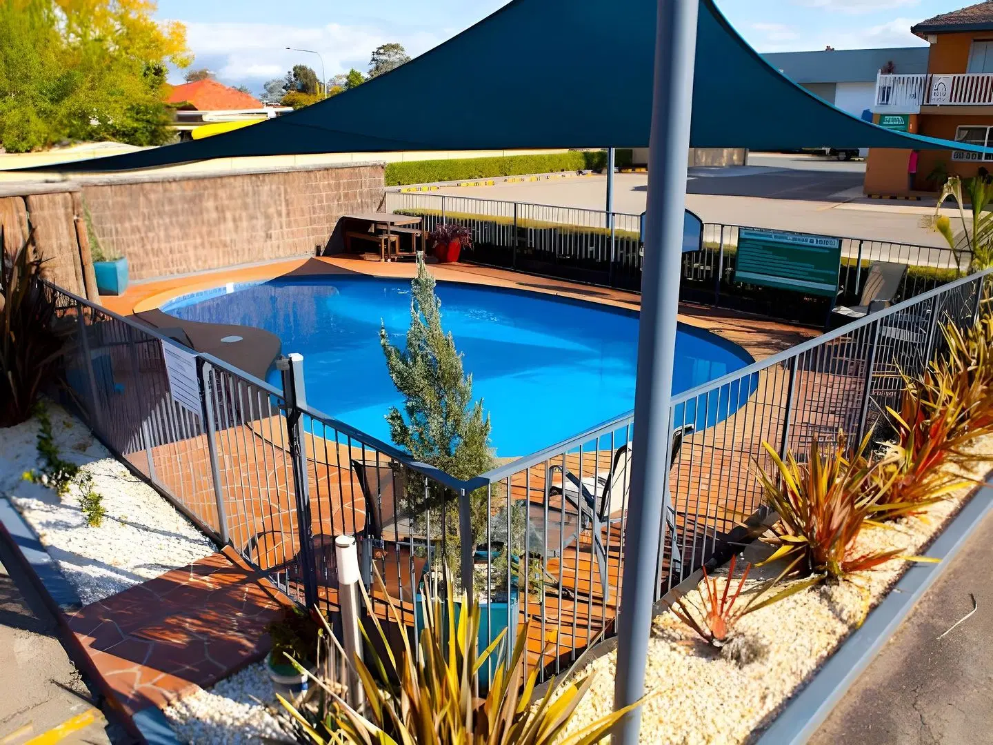 Narellan Motor Inn OUTDOOR_POOL