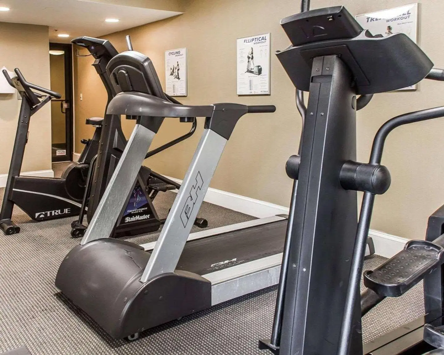 Comfort Inn Boston SPORTS_AND_LEISURE