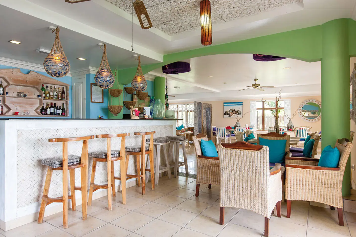 Le Relax Beach House Bar