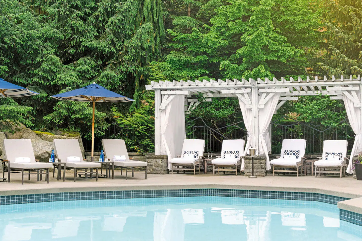 Four Seasons Resort and Residences Whistler OUTDOOR_POOL
