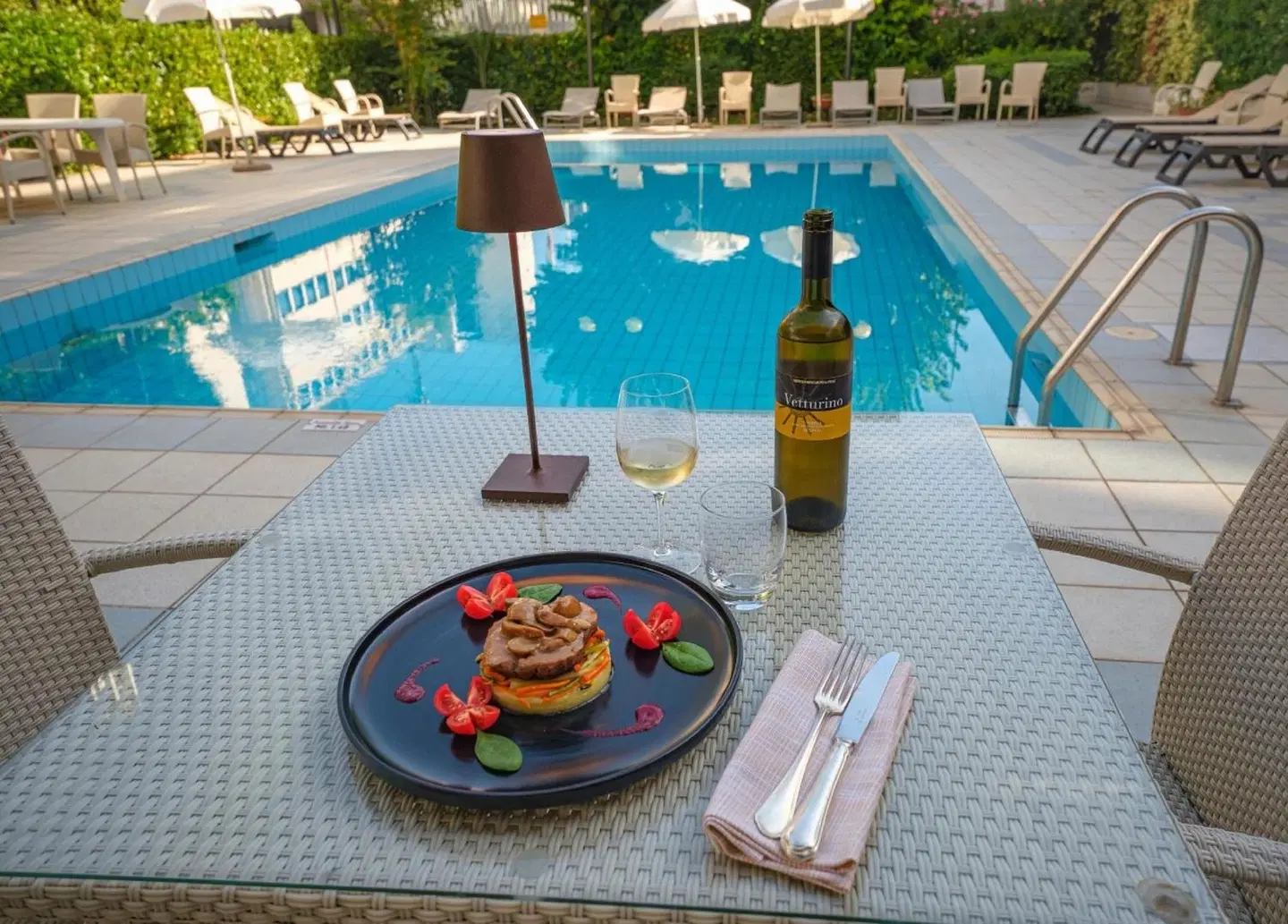 Perugia Plaza Hotel OUTDOOR_POOL