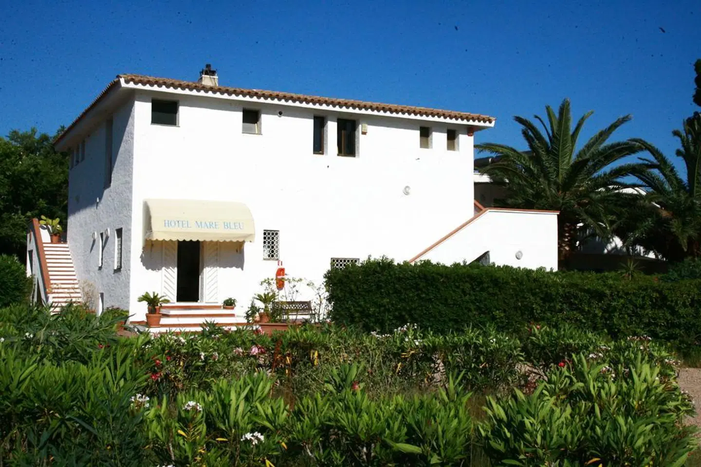 Mare Blue EXTERIOR