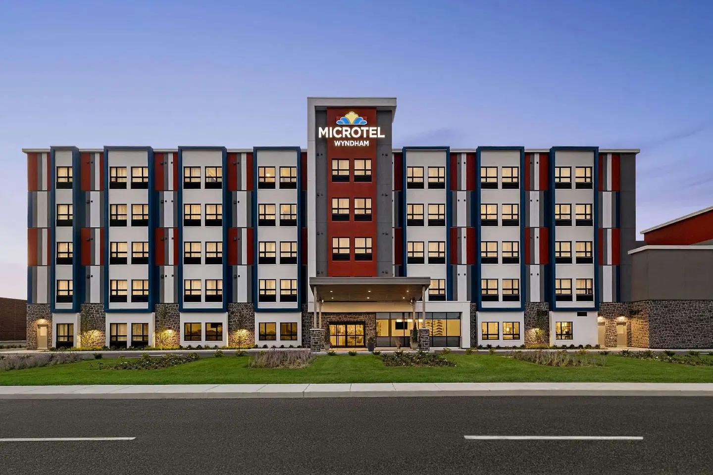 Microtel Inn & Suites Montreal Airport - Dorval QC EXTERIOR
