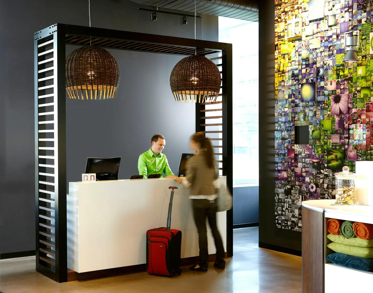 Alt Hotel Toronto Airport LOUNGE_LOBBY