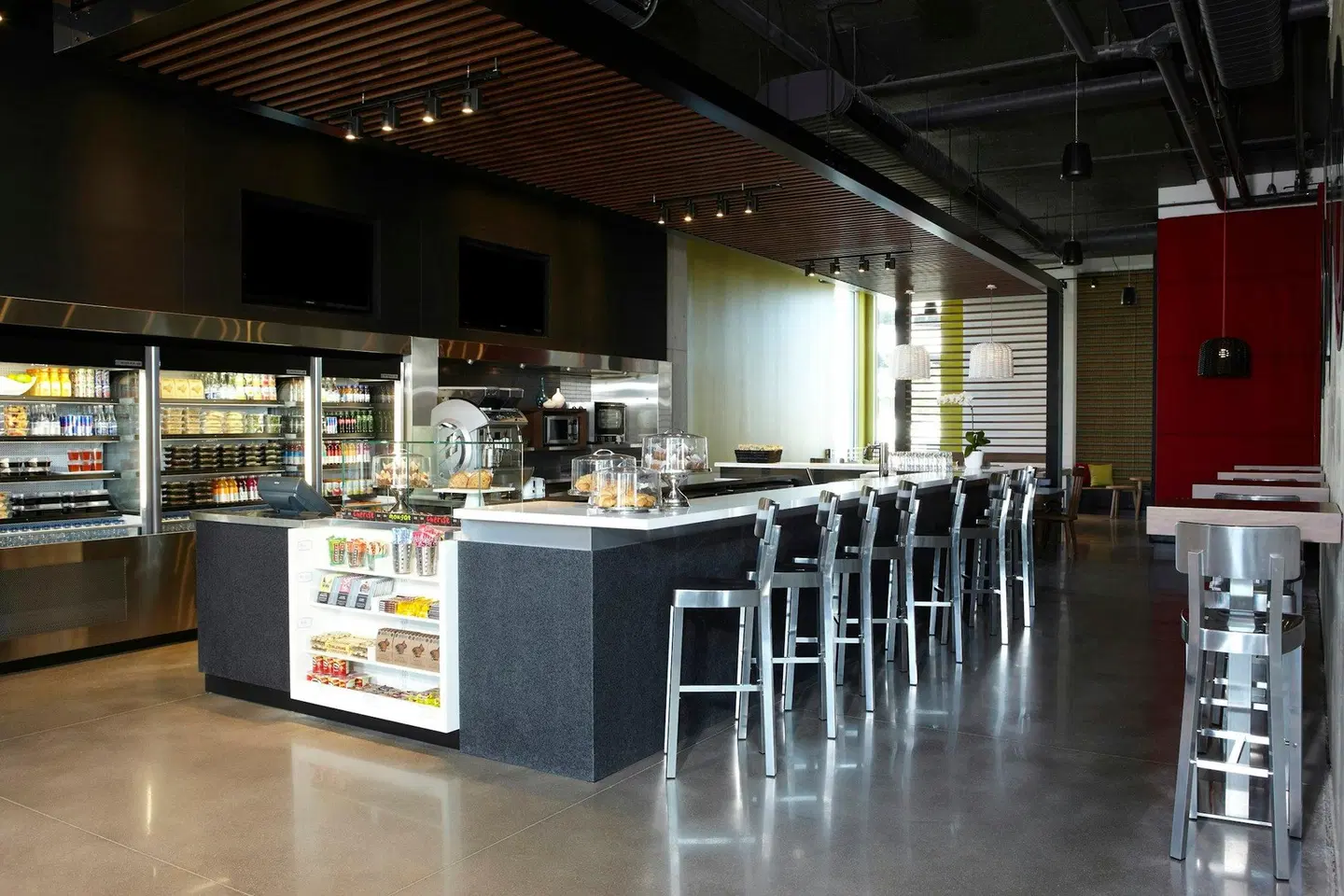 Alt Hotel Toronto Airport Bar