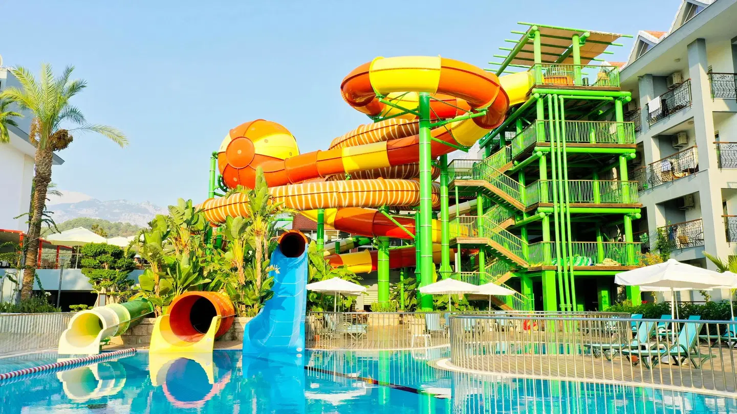 Crystal Aura Aqua Collection OUTDOOR_POOL