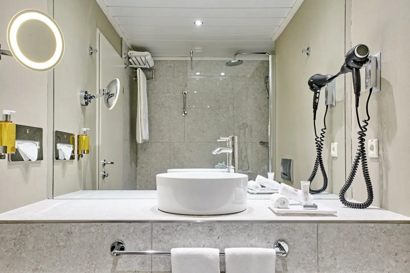 NH Collection Prague Badezimmer