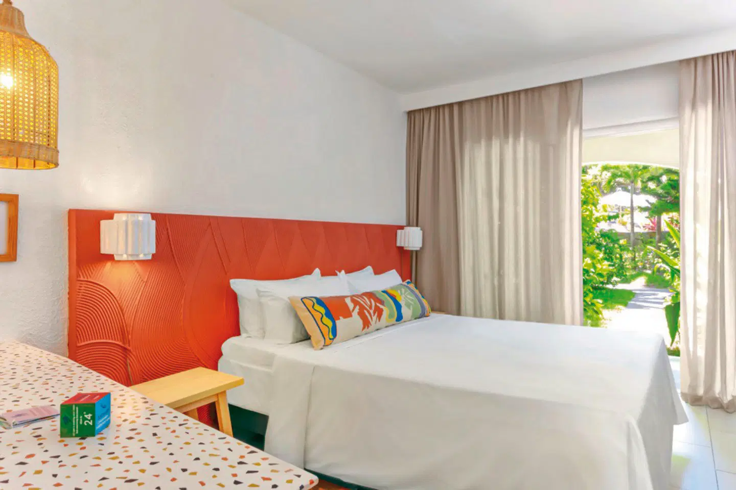 Sunrise Attitude ROOM_EXAMPLE