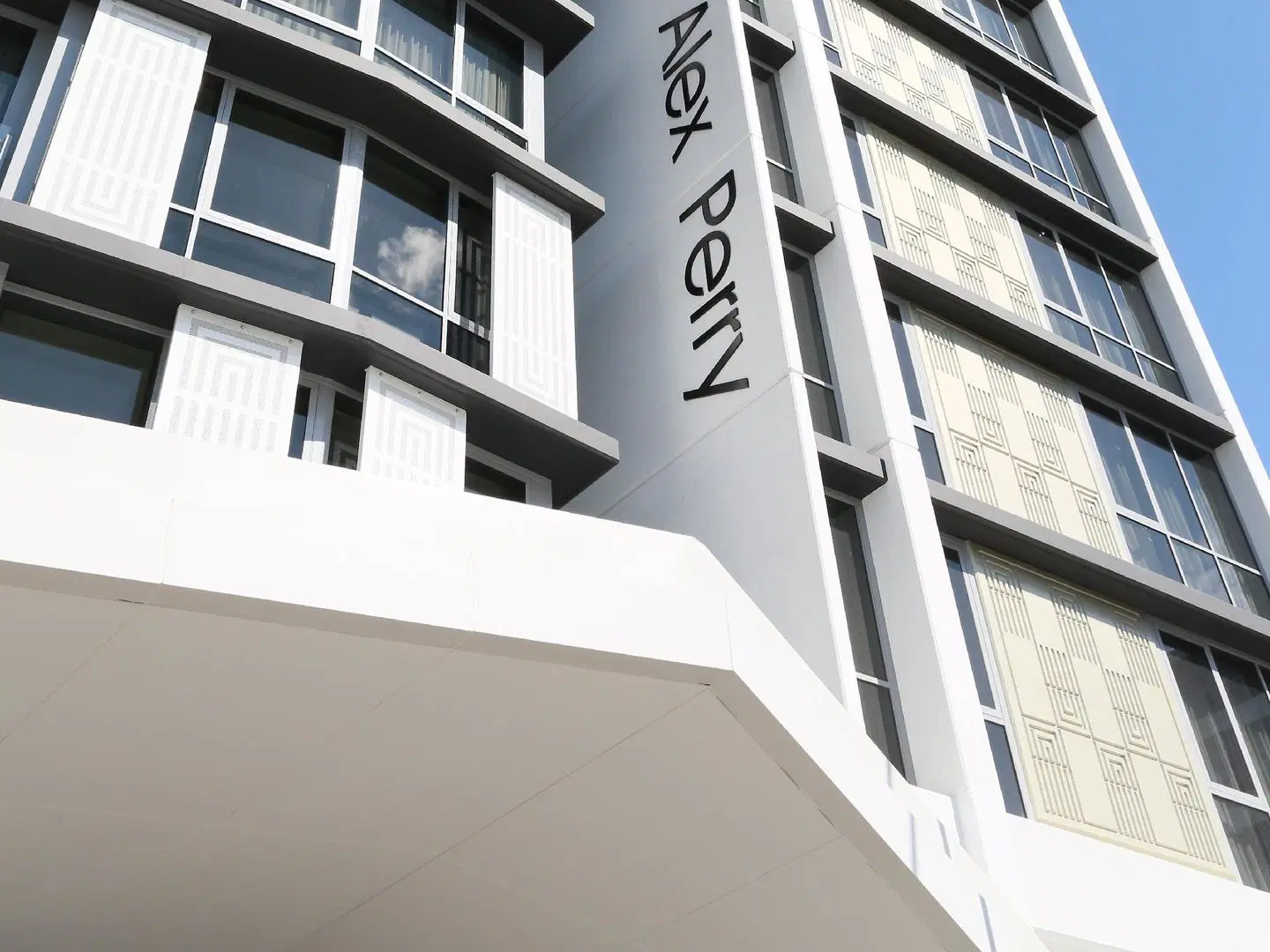 Alex Perry Hotel & Apartments EXTERIOR