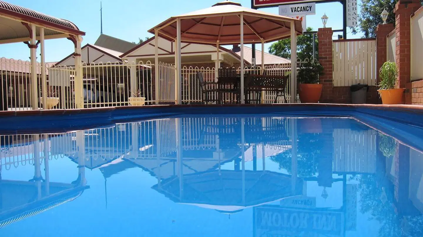 Dalby Mid Town Motor Inn OUTDOOR_POOL